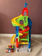 Fisher Price autobaan / autogarage met 6 auto’s, Gebruikt, Ophalen