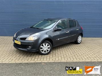 Renault Clio 1.5 dCi Night & Day / Clima / Drive 100% beschikbaar voor biedingen