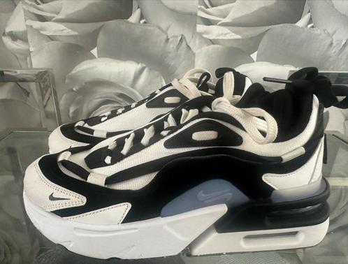 Nike Air Max Furyosa zwart/wit maat 36,5. Z.G.A.N., Kleding | Dames, Schoenen, Zo goed als nieuw, Sneakers of Gympen, Wit, Ophalen of Verzenden