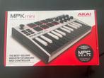 Akai MPK Mini - special edition white, Muziek en Instrumenten, Midi-apparatuur, Ophalen of Verzenden, Zo goed als nieuw