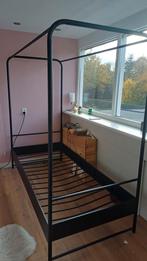 Te koop hemelbed van staal met stalen lattenbodem 90x200cm, 90 cm, Eenpersoons, Zwart, Ophalen of Verzenden