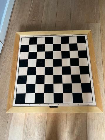 Groot formaat Schaakspel - Houten Stukken & Bord beschikbaar voor biedingen