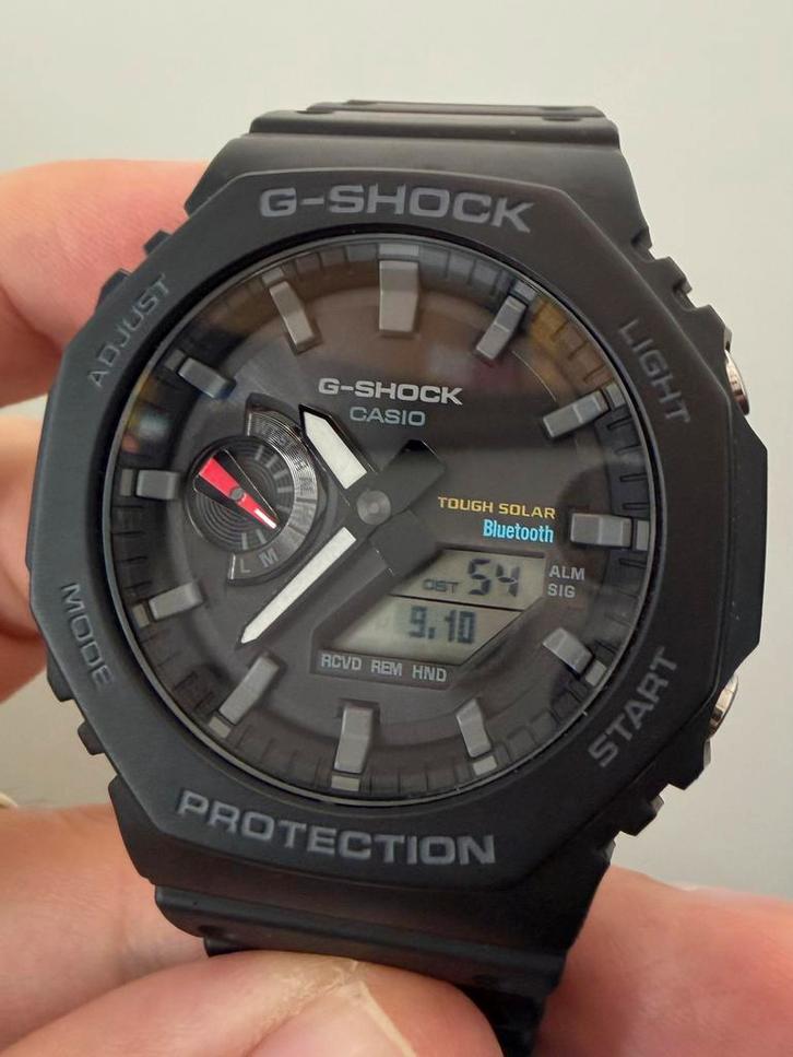 Casio G-Shock GA-2100-1AER 5689 ‘Casioak' - solar bluetooth, Sieraden, Tassen en Uiterlijk, Horloges | Heren, Zo goed als nieuw