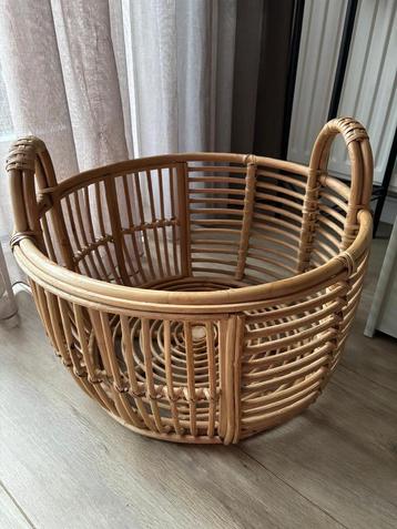Rotan Mand Loods 5 - Stevig & Mooi beschikbaar voor biedingen