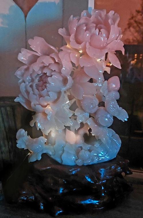 Xiuayan Jade pioenrozen met vogels beeld Chinees snijwerk, Antiek en Kunst, Kunst | Beelden en Houtsnijwerken, Ophalen of Verzenden