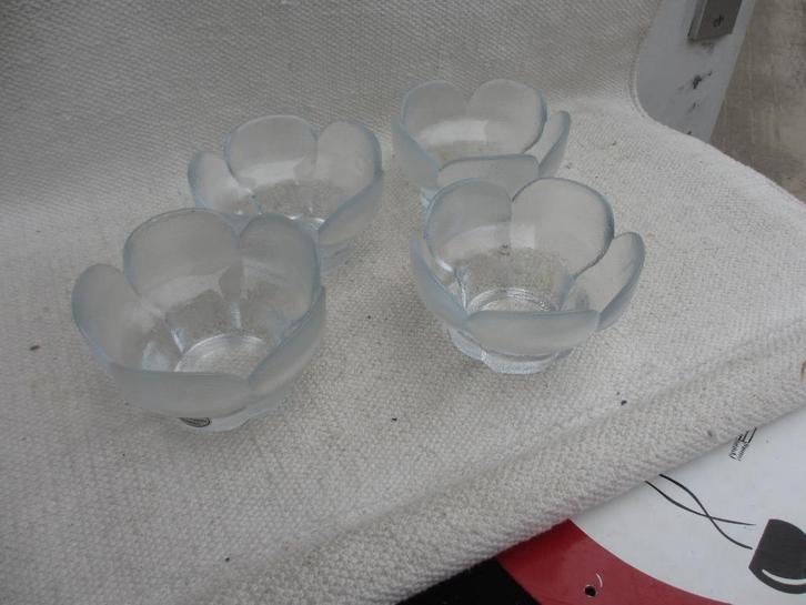 Vier glazen schaaltjes van Rosenthal design Bjorn Wiinblad, Antiek en Kunst, Antiek | Glas en Kristal, Ophalen of Verzenden