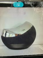 Vaas Zwart/Zilver., Huis en Inrichting, Woonaccessoires | Vazen, Zwart, Aardewerk of Porselein, Ophalen of Verzenden, Zo goed als nieuw