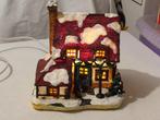 Mooi kersthuis met verlichting op stroom., Diversen, Kerst, Ophalen of Verzenden, Zo goed als nieuw