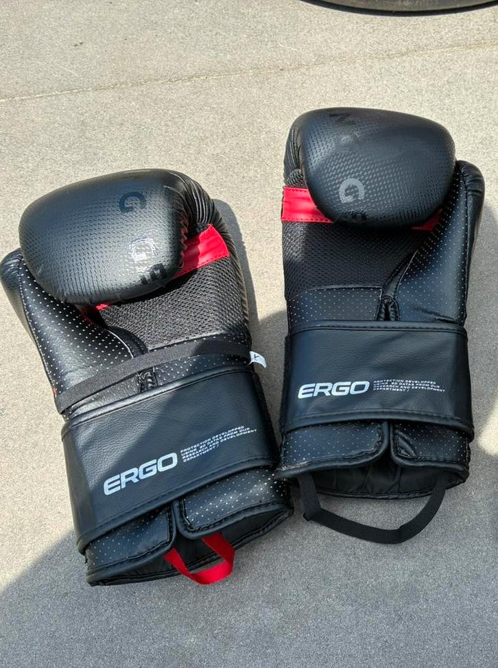 Ergonomische bokshandschoenen 14 oz - als nieuw, Sport en Fitness, Boksen, Zo goed als nieuw, Bokshandschoenen, Ophalen of Verzenden