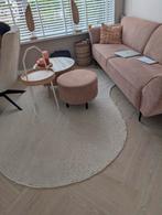 Scandinavisch wollen vloerkleed - organische vorm, Huis en Inrichting, Stoffering | Tapijten en Kleden, Crème, Scandinavisch, Ophalen of Verzenden