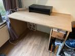 Gratis prachtig houten bureau met monitor standaard, Zo goed als nieuw, Ophalen