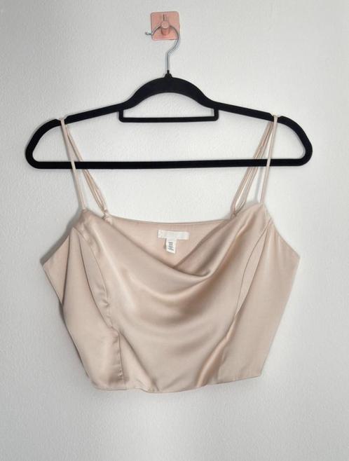 H&M satijnen croptop maat M - champagnekleur, Kleding | Dames, Tops, Zo goed als nieuw, Maat 38/40 (M), Beige, Zonder mouw, Ophalen of Verzenden