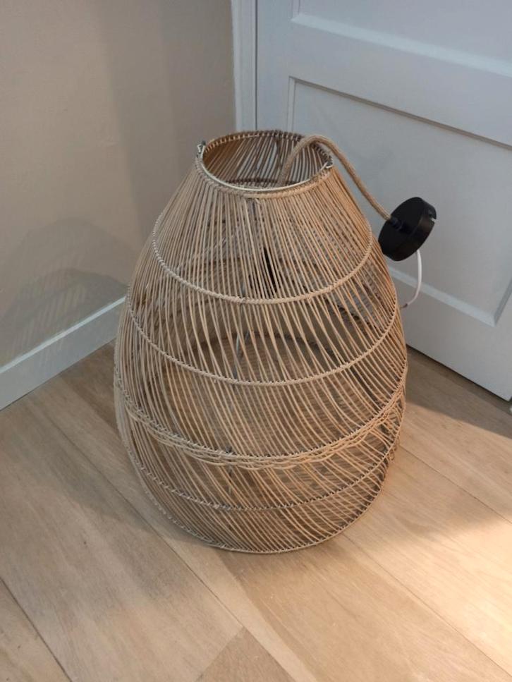 Grote rotan lamp / lampenkap - Sfeervolle Verlichting, Huis en Inrichting, Lampen | Lampenkappen, Gebruikt, 25 tot 50 cm, Rond