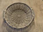 Rieten mand. Leuk voor kraampakket of traktaties, Huis en Inrichting, Mand, Rond, Ophalen of Verzenden, Zo goed als nieuw