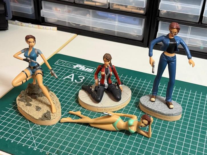 Lara Croft Editions Atlas. beeldjes 19st., Verzamelen, Beelden en Beeldjes, Gebruikt, Mens, Verzenden