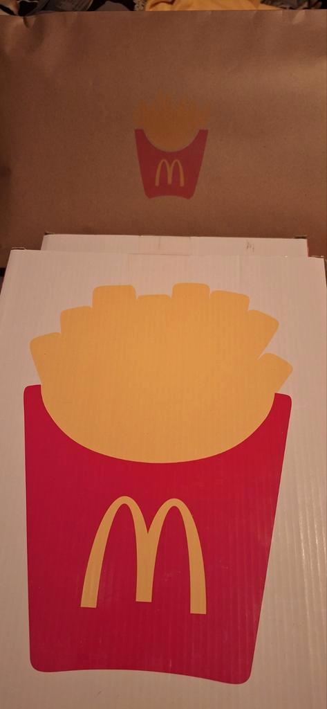 McDonald's Friet Luchtbedden + Strandlaken (kan ook los), Verzamelen, Merken en Reclamevoorwerpen, Gebruikt, Gebruiksvoorwerp