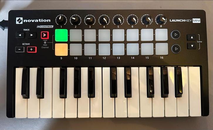 Novation Launchkey Mini MK2 - MIDI Controller, Muziek en Instrumenten, Midi-apparatuur, Gebruikt, Ophalen of Verzenden