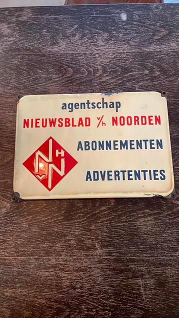 Emaillebord agentschap Nieuwsblad van het Noorden beschikbaar voor biedingen