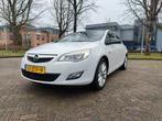 Opel Astra 1.4 Turbo 140pk 2013 Wit color edition, Auto's, Voorwielaandrijving, Euro 5, Stof, 680 kg