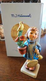 Hummel meisje met bloempot (hum17), Ophalen of Verzenden, Zo goed als nieuw, Hummel