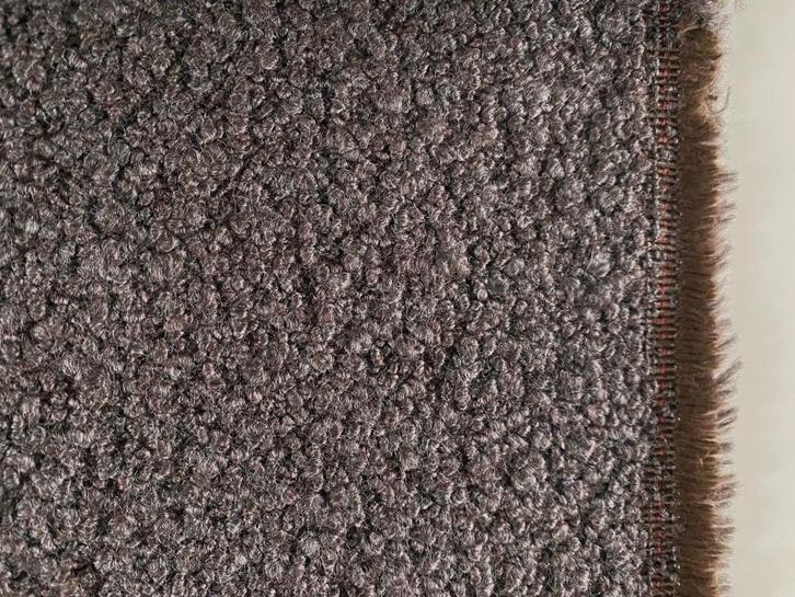KvadratSahco Elle 0390; bruin+grijs; 2x boucle meubelstof, Hobby en Vrije tijd, Stoffen en Lappen, Nieuw, Wol, 120 cm of meer