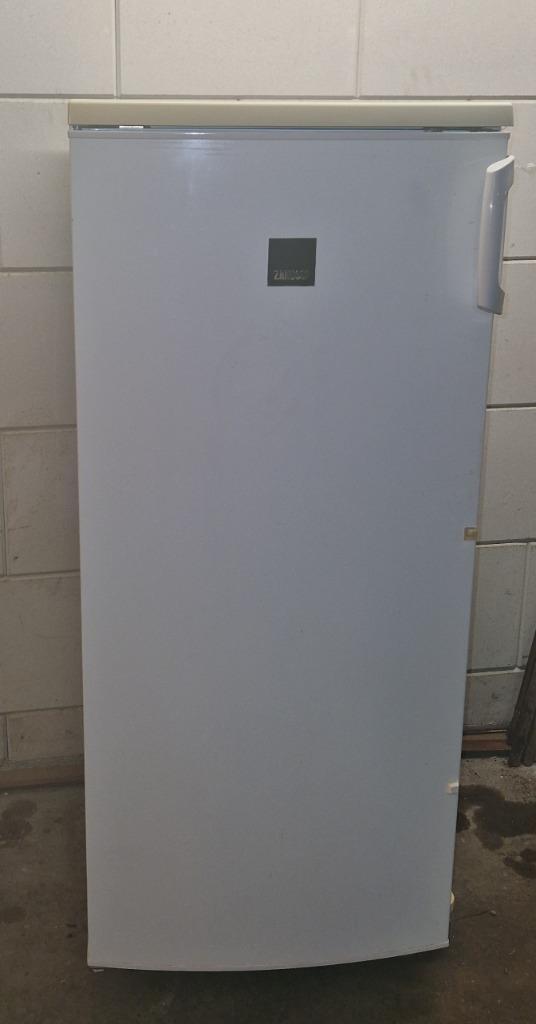Zanussi koelkast ZRA25600WA, Witgoed en Apparatuur, Koelkasten en IJskasten, Gebruikt, Zonder vriesvak, 200 liter of meer, 120 tot 140 cm