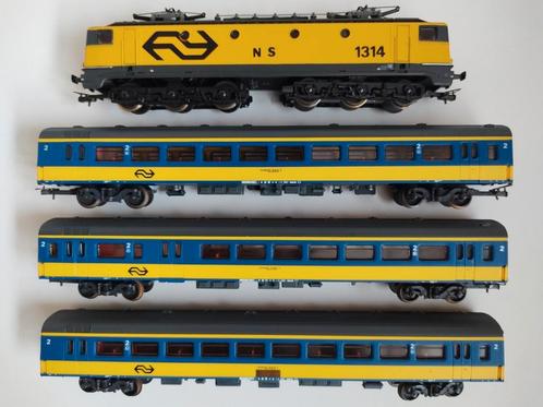 LIMA 208187 NS locomotief + 3 IC rijtuigen H0 analoog izgst, Hobby en Vrije tijd, Modeltreinen | H0, Zo goed als nieuw, Treinset