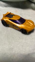 2022 HOT WHEELS CHICANE GOLD STUNT TEAM RACE CAR W/ PURPLE, Ophalen of Verzenden, Zo goed als nieuw, Auto