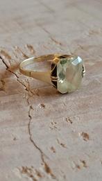 Gouden ring met groene edelsteen, Gebruikt, 19 tot 20, Ophalen of Verzenden, Dame of Heer