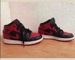 2x Nike JORDAN Schoenen Air 1 Mid Signal Blue en rood 38,5, Ophalen of Verzenden, Zo goed als nieuw
