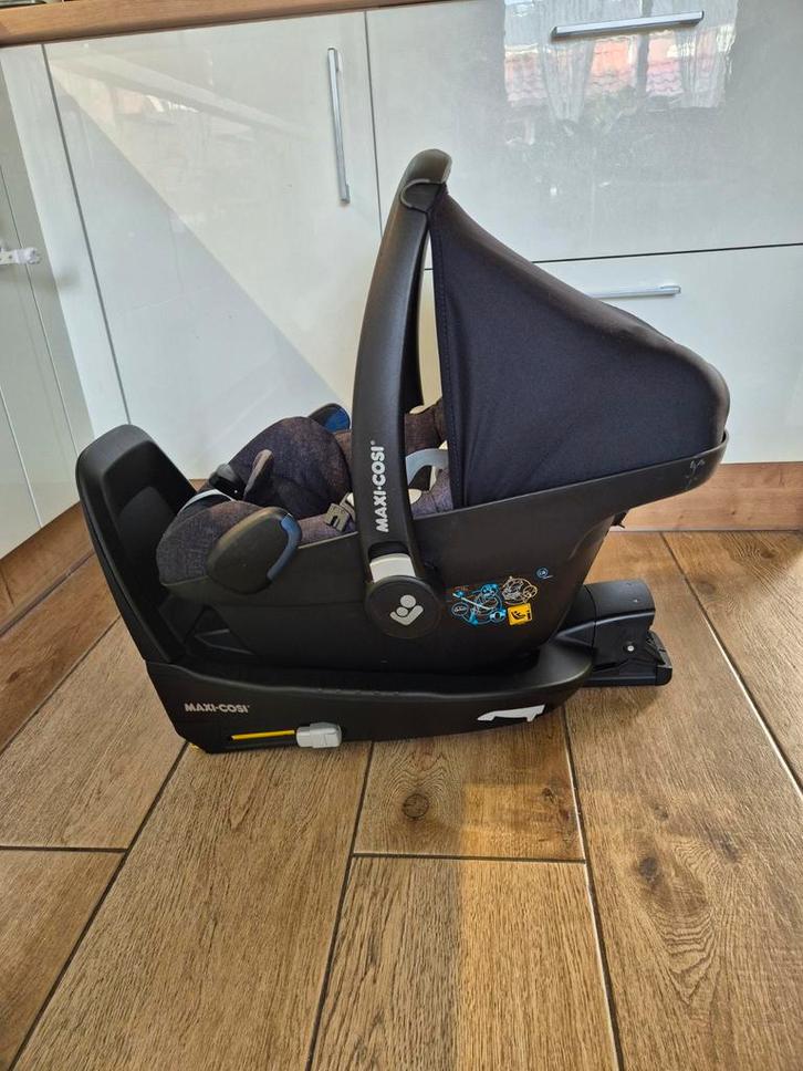 Maxi Cosi Pebble Pro i-size + base, Kinderen en Baby's, Autostoeltjes, Zo goed als nieuw, Maxi-Cosi, 0 t/m 13 kg, Isofix, Ophalen of Verzenden