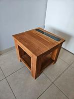 Teak Tafel met Epoxy Rivier - 50x50, Huis en Inrichting, Tafels | Bijzettafels, Minder dan 55 cm, Vierkant, Zo goed als nieuw