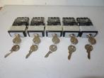 Te koop 5 stuks EAO sleutelschakelaars, Hobby en Vrije tijd, Elektronica-componenten, Nieuw, Ophalen of Verzenden