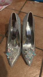 Zilveren pumps met nooie doorzichtige glas bloem maat 36, Ophalen of Verzenden, Zo goed als nieuw, Overige kleuren