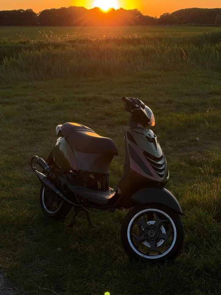 Piaggio Zip 70cc zonder Cilinder te koop, Fietsen en Brommers, Brommeronderdelen | Scooters, Gebruikt, Piaggio, Blok, Ophalen