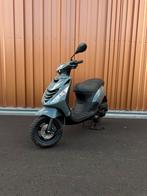 Piaggio zip 4 takt 2018 originele staat, Fietsen en Brommers, Scooters | Piaggio, Ophalen, Zip, Zo goed als nieuw, Benzine