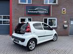 Peugeot 107 Sportium - AIRCO - LED - LICHTMETALEN VELGEN...!, Voorwielaandrijving, Euro 5, Gebruikt, 4 stoelen