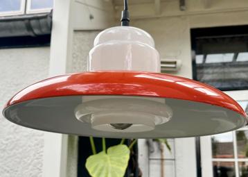 Vintage hanglamp van ERCO jaren ‘60/‘70. beschikbaar voor biedingen