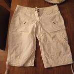 Korte broek,wit , Forever New   mt.38 met broderie, Maat 38/40 (M), Kort, Wit, Ophalen of Verzenden