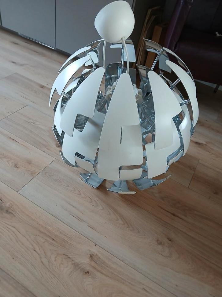 IKEA uittrekbare Bol, wit met zilverkleur binnenkant PS 2014, Huis en Inrichting, Lampen | Hanglampen, Zo goed als nieuw, 50 tot 75 cm