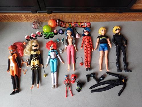Veel miraculous poppen met accessoires, Verzamelen, Poppen, Ophalen of Verzenden
