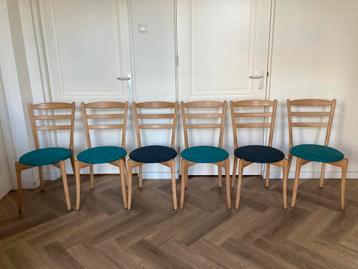 Scandinavische eettafelstoelen 6 stuks beschikbaar voor biedingen
