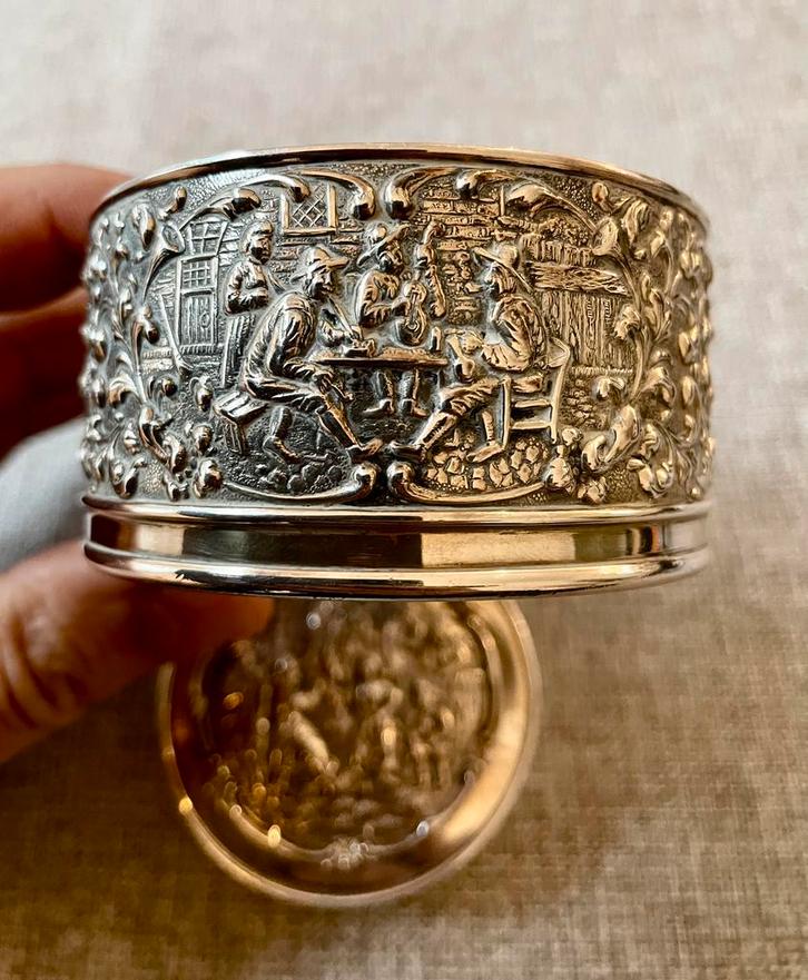 Antieke zilver doos-rond deksel,rijkelijk gedecoreerd, Antiek en Kunst, Antiek | Goud en Zilver, Zilver, Ophalen of Verzenden