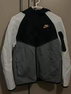 Nike Tech vest 158/170, Ophalen of Verzenden, Zo goed als nieuw, Jongen of Meisje, Trui of Vest