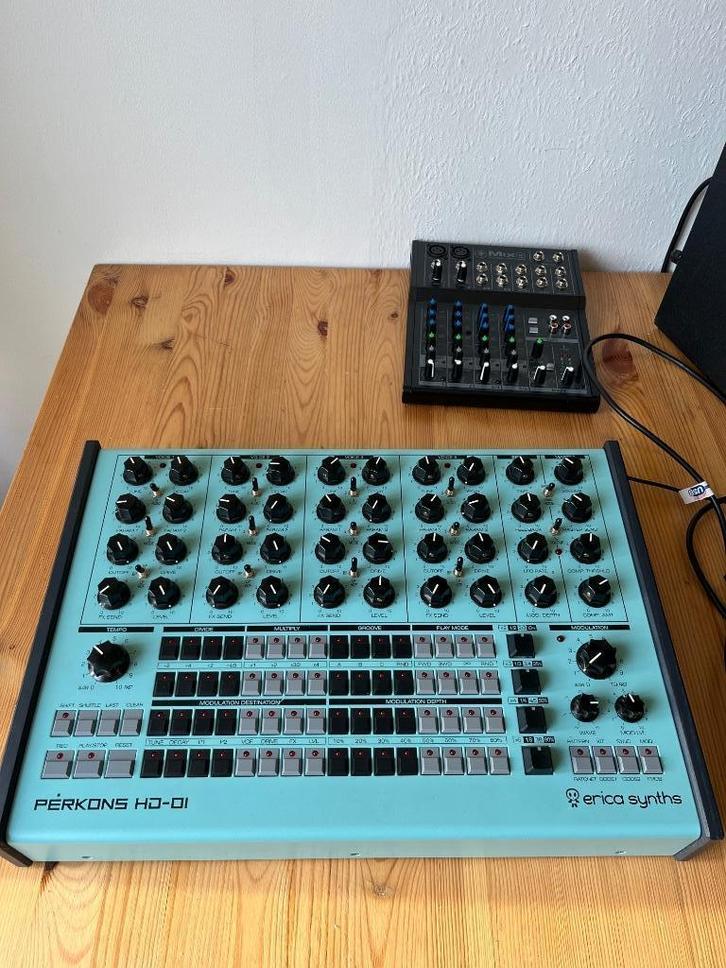 Erica Synths Perkons, Muziek en Instrumenten, Synthesizers, Zo goed als nieuw, Overige aantallen, Overige merken, Ophalen of Verzenden