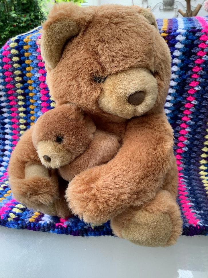 Teddybeer met Babybeer  tbv - KIKA, Kinderen en Baby's, Speelgoed | Knuffels en Pluche, Zo goed als nieuw, Beer, Ophalen of Verzenden