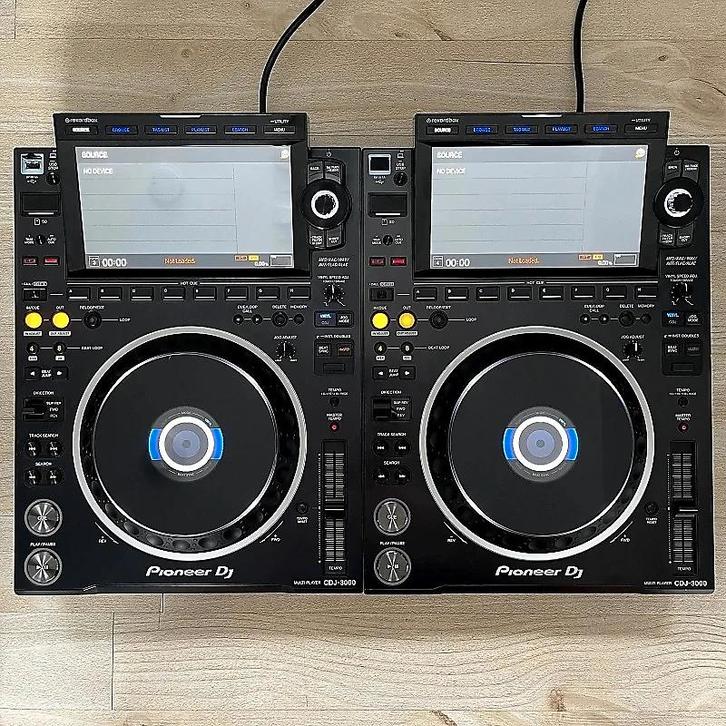 2x Pioneer CDJ-3000 Multi-Player met stofkap, Muziek en Instrumenten, Dj-sets en Draaitafels, Zo goed als nieuw, Draaitafel, Pioneer