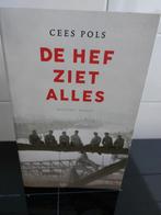 Cees Pols - De hef ziet alles, Ophalen of Verzenden, Zo goed als nieuw, Nederland, Cees Pols
