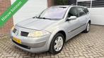 Renault Megane Grand Tour 2.0-16V Authentique Comfort, 135 pk, 4 cilinders, Beige, Origineel Nederlands