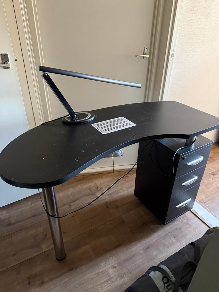 Nageltafel met afzuiging, Ophalen, Zo goed als nieuw, Zwart, Handen en Nagels
